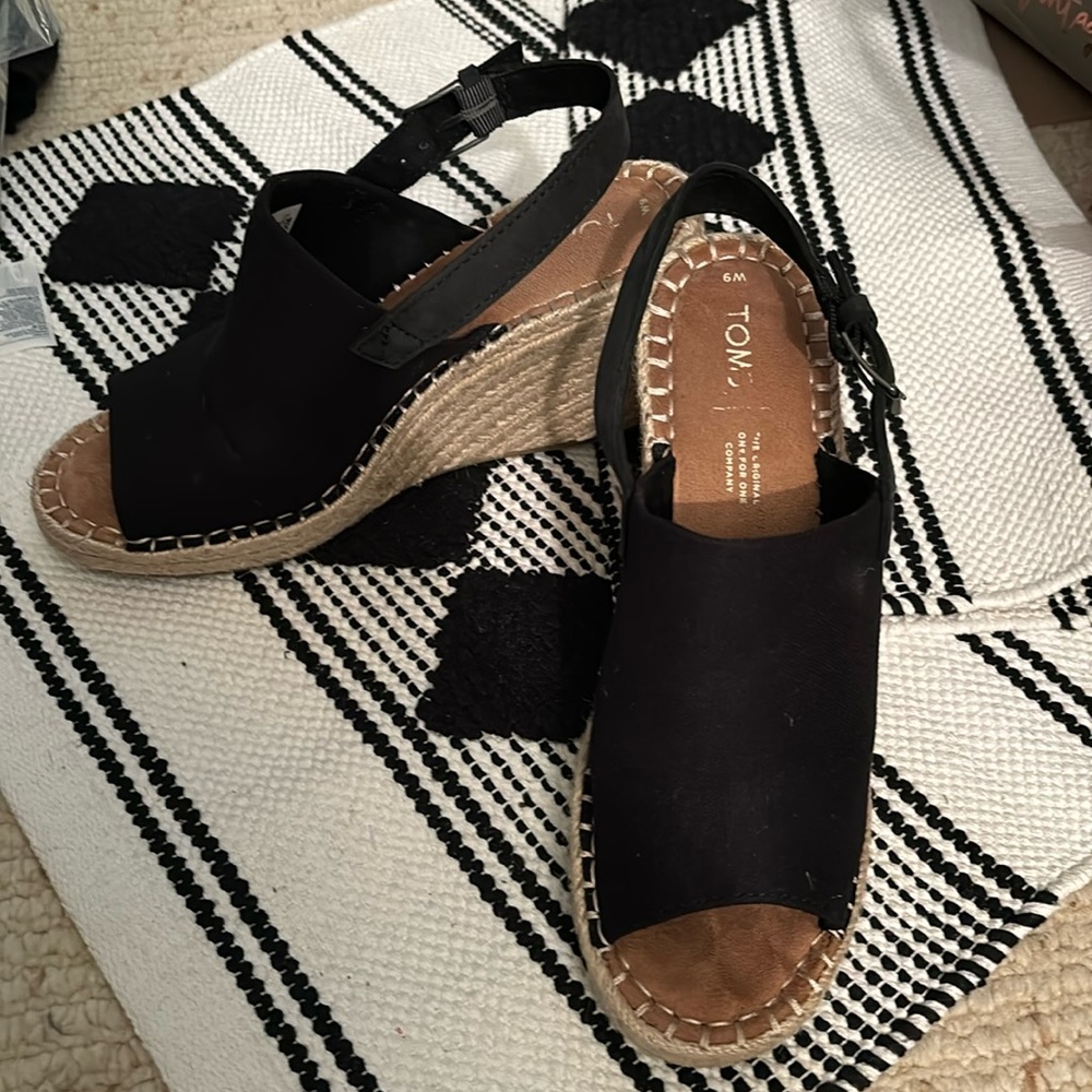 Tom’s Monica Wedge
